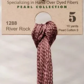 Муліне Weeks Dye Works Pearl Cottons #5 1288 River Rock — високоякісні нитки для вишивки хрестиком та декоративної ручної роботи, натуральний сірий відтінок для точних стібків