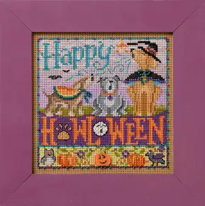 Готова оформлена вишивка з набору Mill Hill Happy Howl-oween MH142626 (Ґеловін) з песиками, об'ємним бісером та фігурним ґудзиком-гарбузом — купити оригінальний набір для рукоділля в інтернет-магазині Crazy Cross Stitch